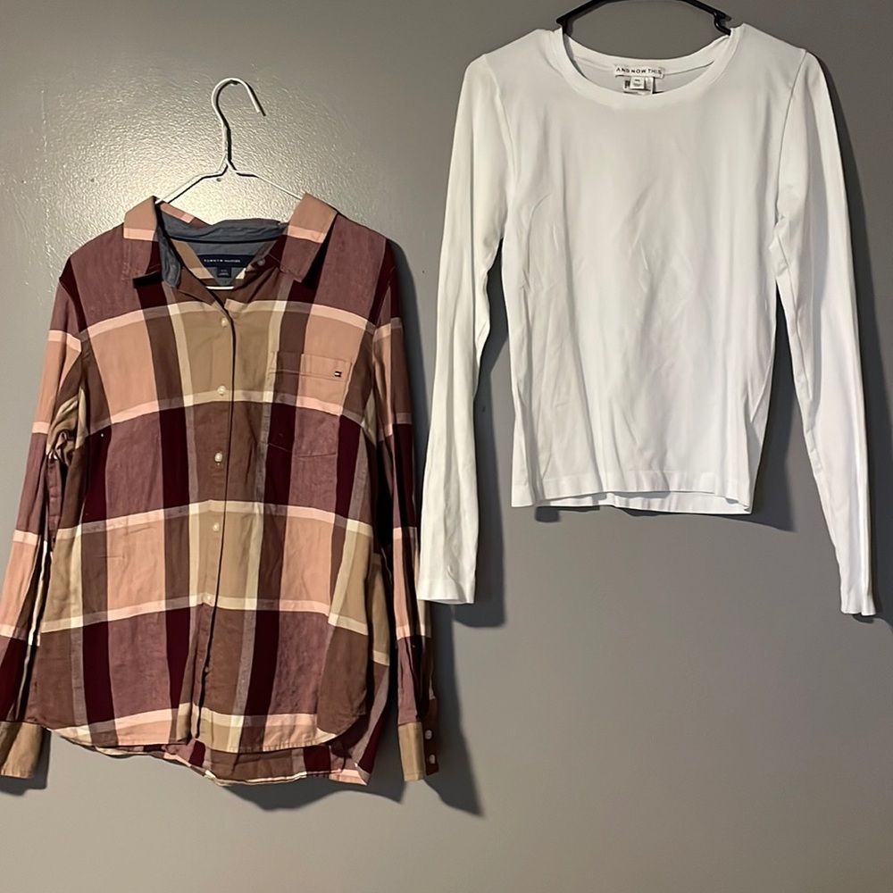 Women’s Tommy Hilfiger button down top, good condition. White top, size M/L